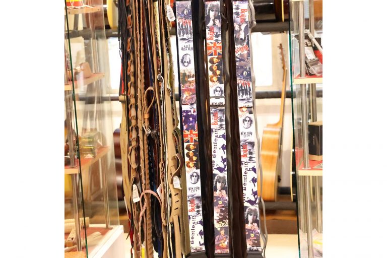 Stylish Guitar Straps at Symphony – Add that little extra jazz to your Guitar